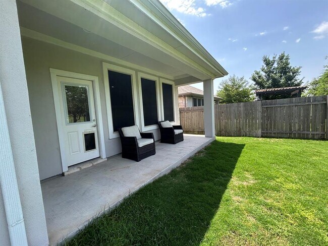 Building Photo - 305 Crossvine Trail