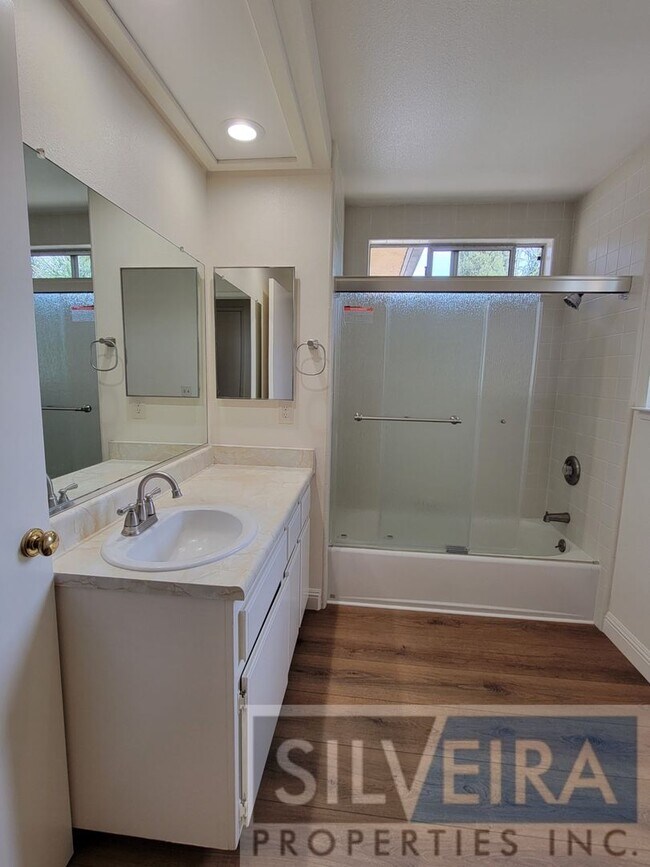Building Photo - Unique 2 Bedroom Unit Available Now!
