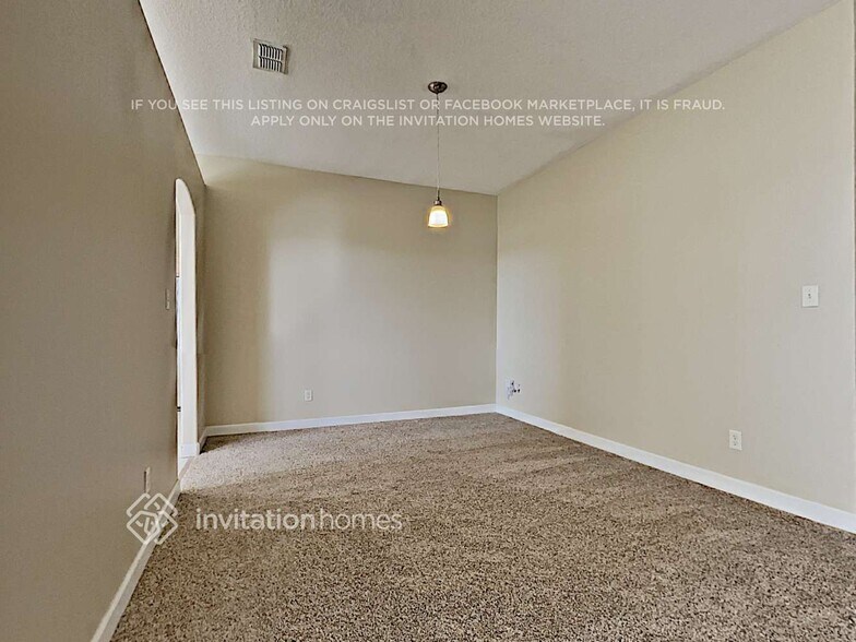 Building Photo - 1325 Golf Point Loop