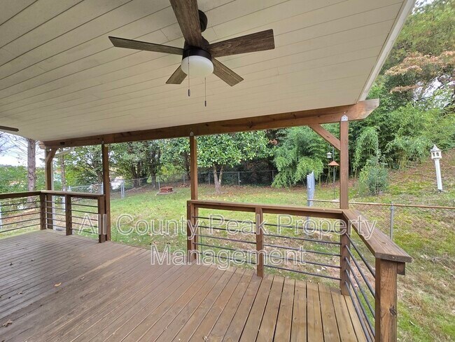 Building Photo - 3934 Kensington Dr