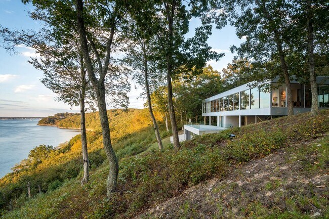 Building Photo - 24 Stearns Point Rd
