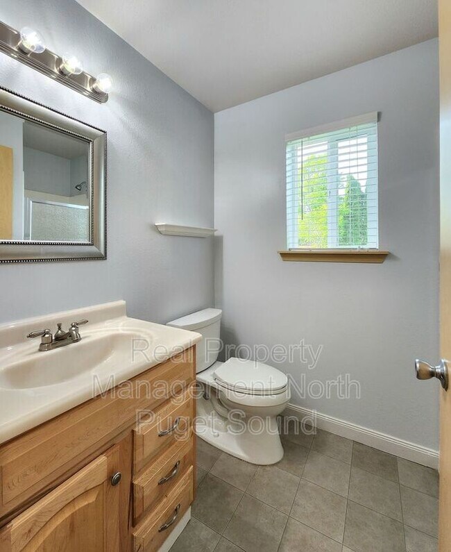 Building Photo - 7209 31st Pl NE