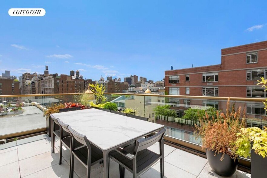 Building Photo - 117 W 21st St