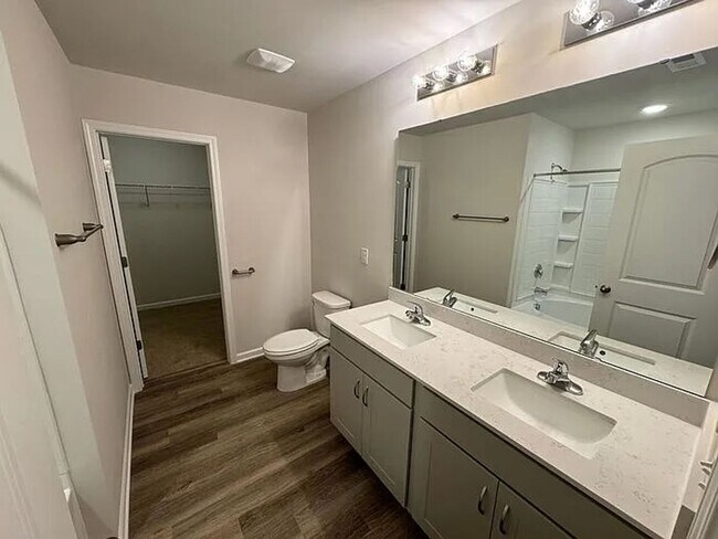 Building Photo - Modern Four Bedroom Home