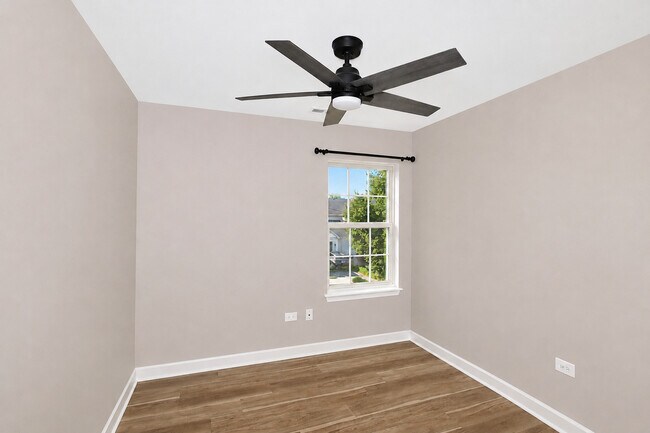 Building Photo - 651 Lancaster Cir