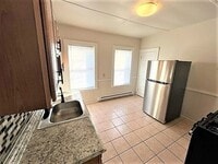 Building Photo - 109 Capen St