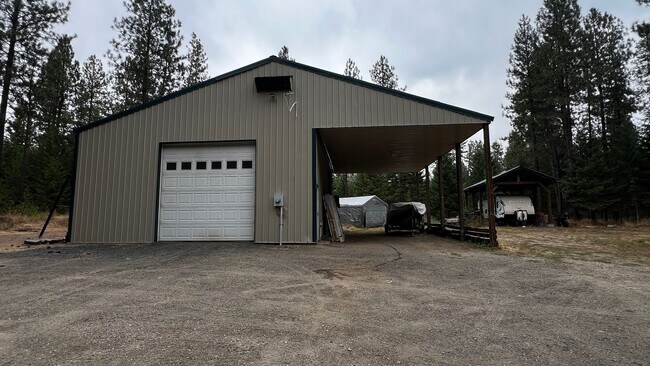 Building Photo - 39210 N Ponderosa Ln