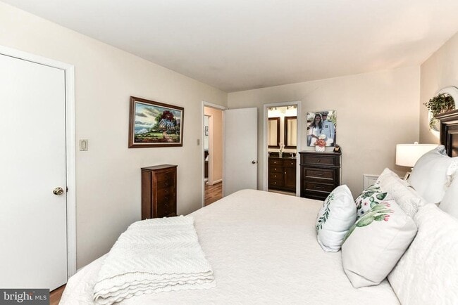Building Photo - 7807 Suffolk Ct