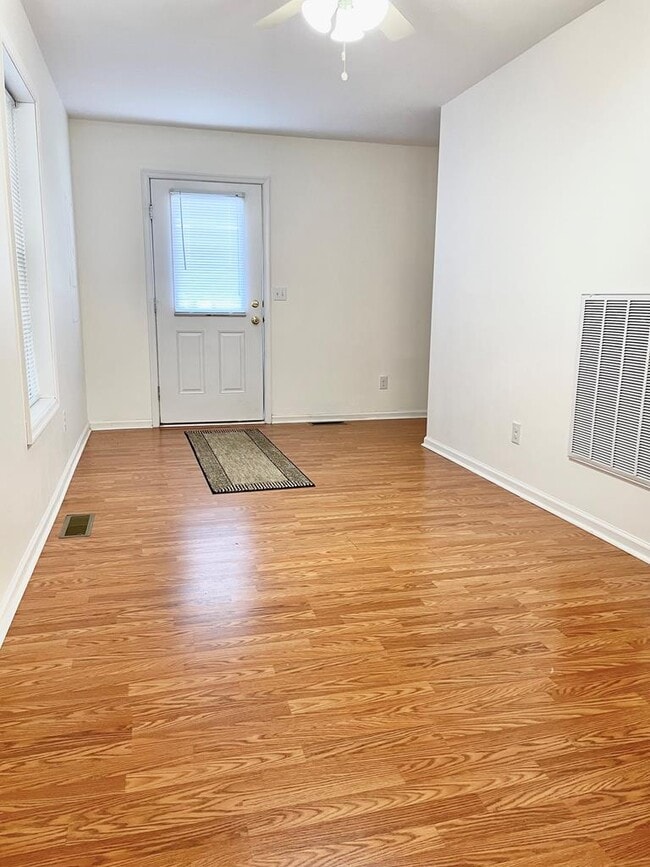 Building Photo - 5164 Main St