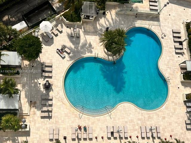 Building Photo - 400 South Pointe Dr