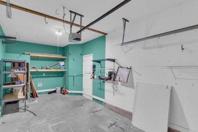 Building Photo - 69 Thornbury Dr