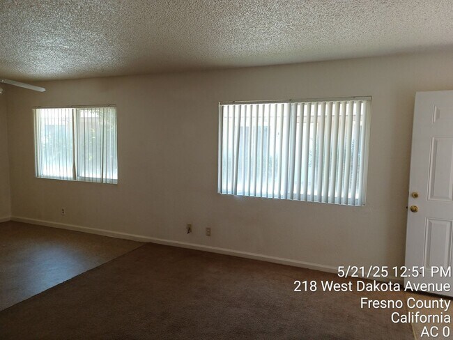 Building Photo - Garden Square Apartments   3 Bedroom, 2 Bath