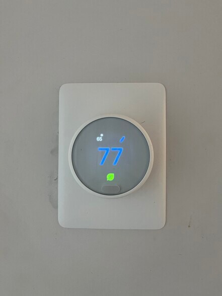 Building Photo - 3955 S Budlong Ave