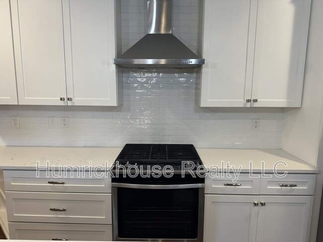 Building Photo - 1808 Berryhill Rd