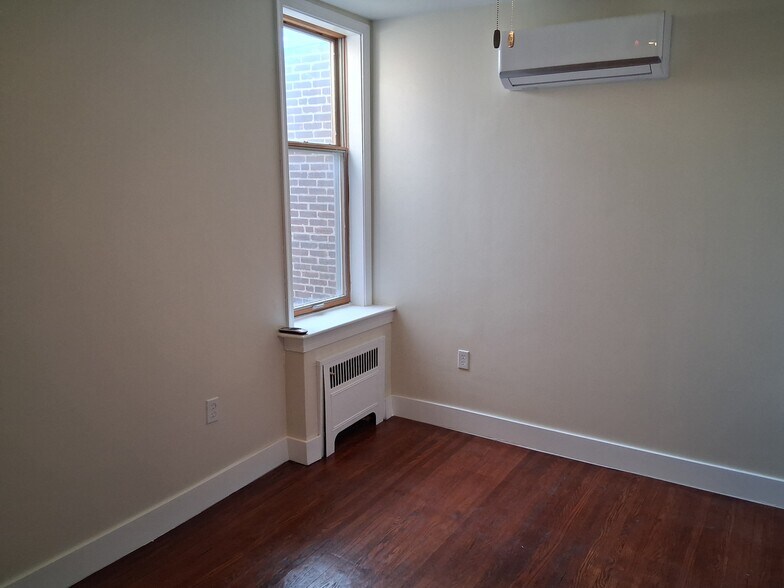 Building Photo - 6643 Sprague St