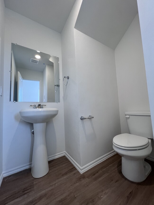 Building Photo - 2317 Wolford Ct