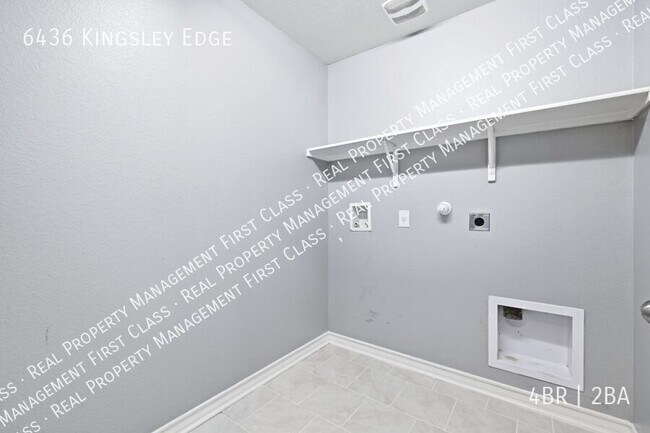 Building Photo - 6436 Kingsley Edge