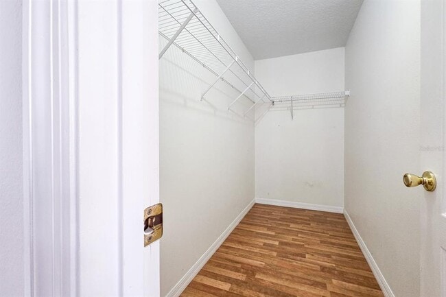 Building Photo - 10417 Lake Hasson Cir