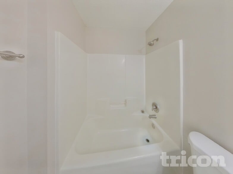 Building Photo - 7112 Windsong Way