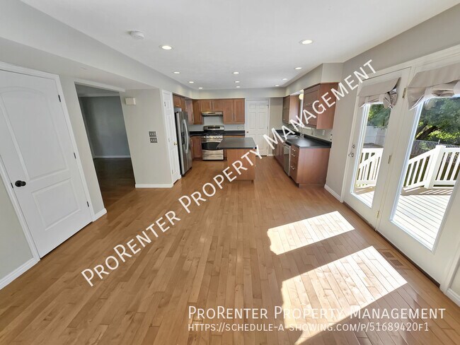 Building Photo - 2208 Kays Creek Dr