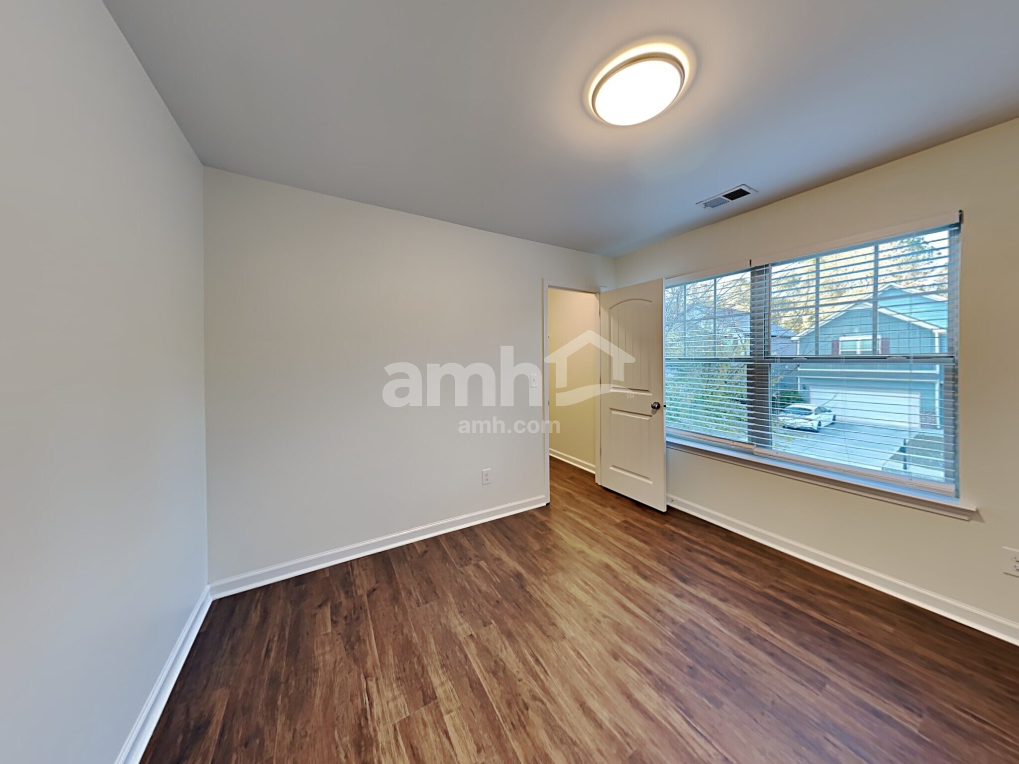 Building Photo - 977 Grenier Terrace NE