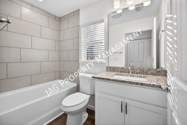 Building Photo - 1401 Degroodt Rd SW