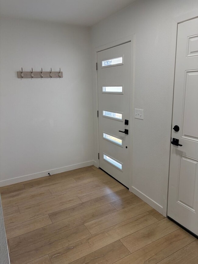 Building Photo - 3 BEDROOM, 2.5 BATHROOM SOUTH PARK TWIN HOME WITH ATTACHED 2 CAR GARAGE