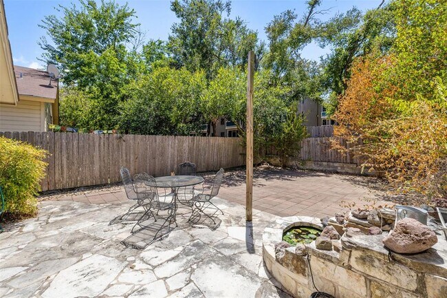 Building Photo - 12416 Deer Falls Dr