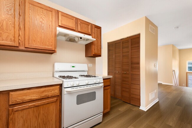 Building Photo - 2611 Canyon Dr