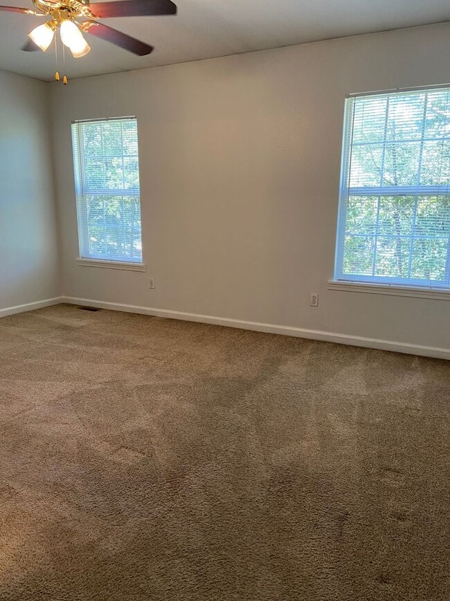 Building Photo - Single-Family Home in Branson