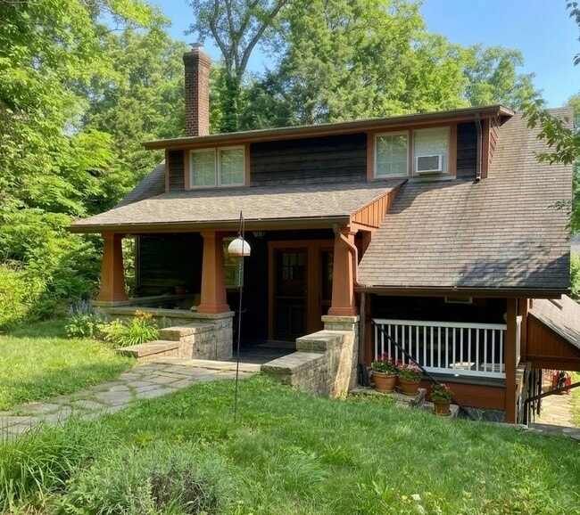 Building Photo - 327 Valley Brook Rd