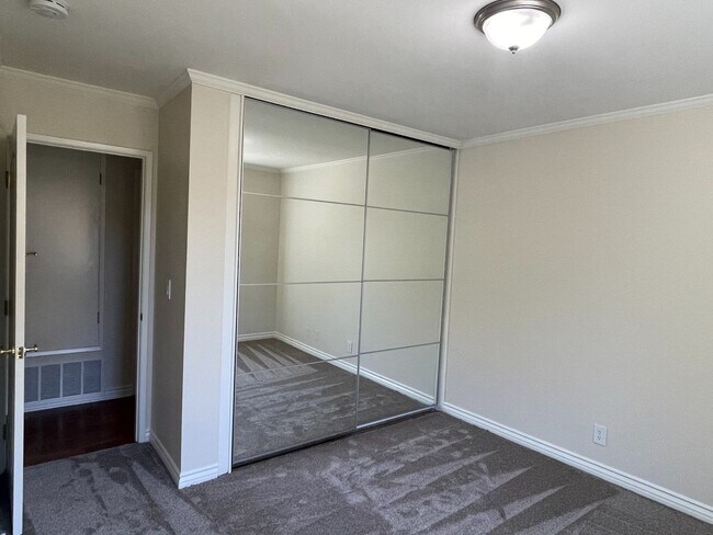 Building Photo - 3246 Medicine Bow Ct