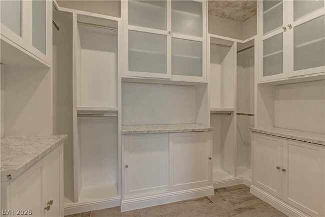 Building Photo - 6390 Montrose Park Ct