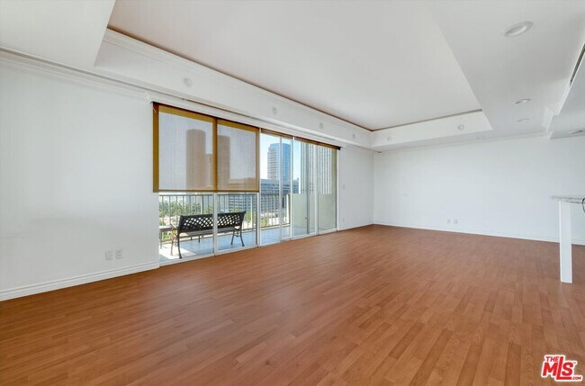 Building Photo - 2170 W Century Dr