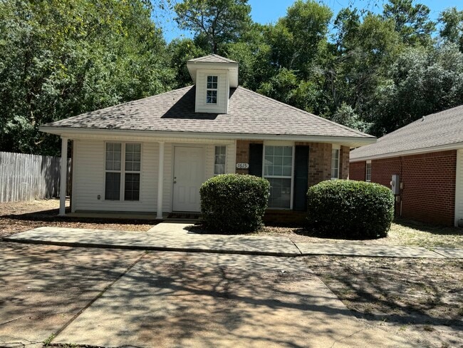 Building Photo - 1615 Chadwick Ln