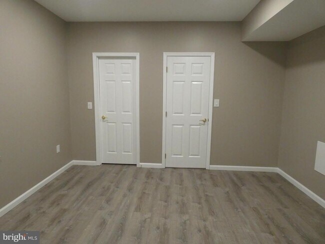 Building Photo - 6422 Lake Meadow Dr