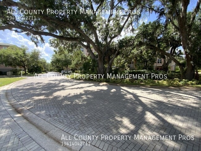 Building Photo - 5207 Manorwood Dr