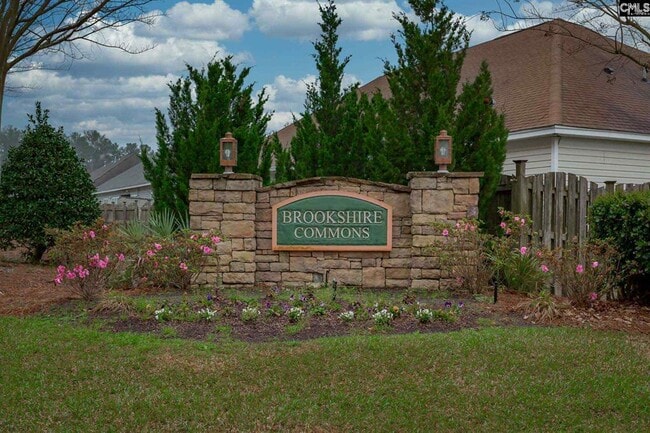 Building Photo - 129 Crickhollow Cir