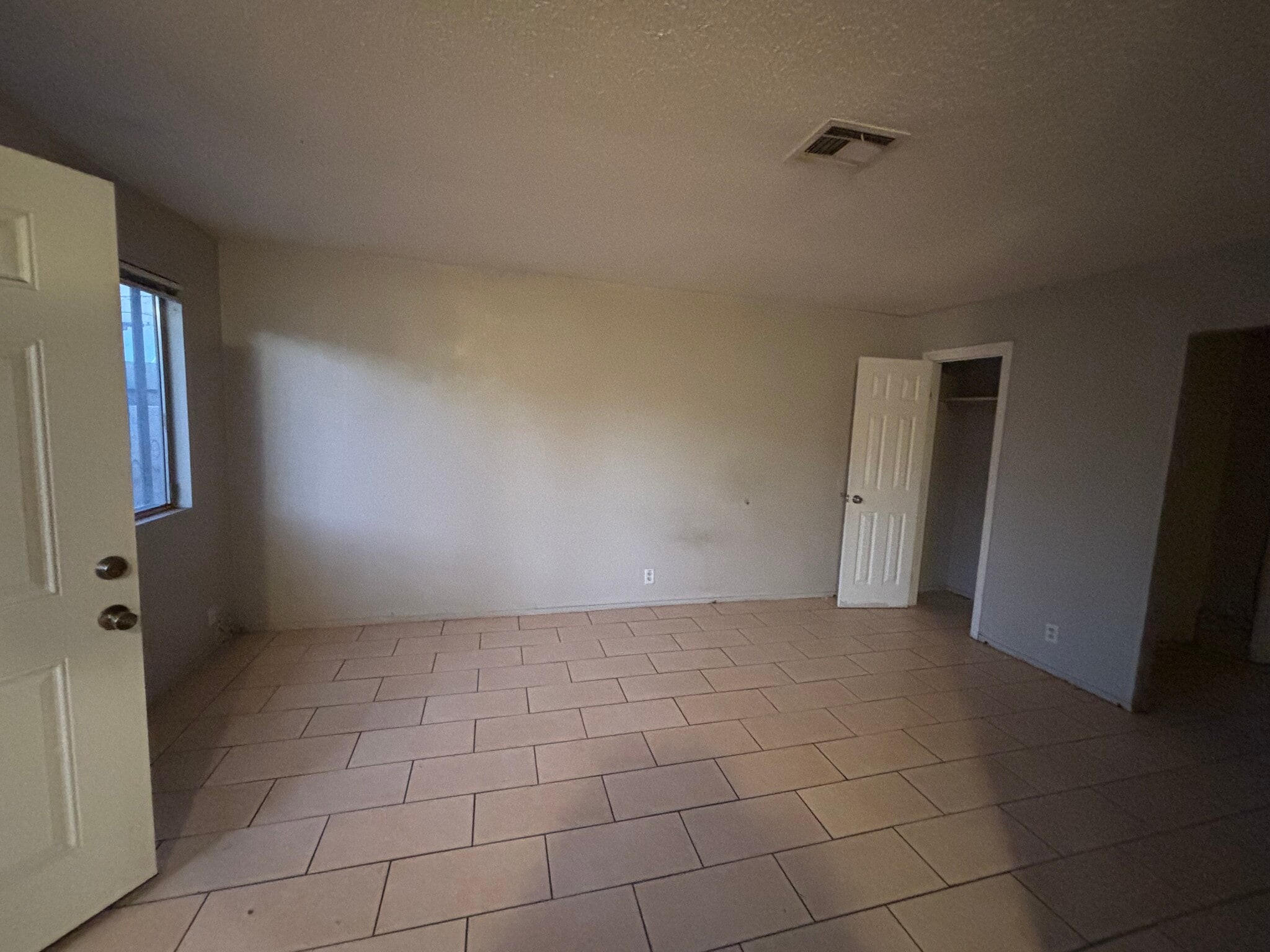 Building Photo - 2428 Statz St