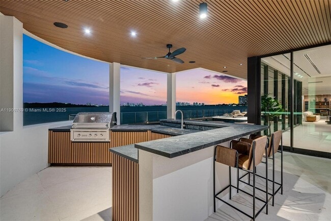 Building Photo - 11400 N Bayshore Dr