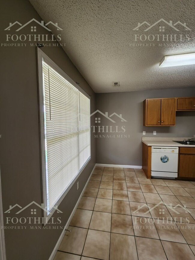 Building Photo - 2 Bedroom Duplex off Hwy 29 S with New Car...