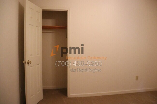 Building Photo - 48 Primrose Dr
