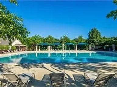 Building Photo - 1100 Lake Woodland Dr