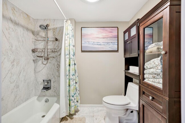 Building Photo - 100 S Beach Rd