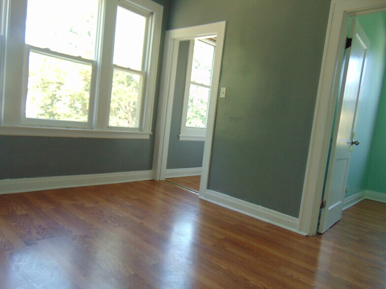 Building Photo - 8353 S Brandon Ave