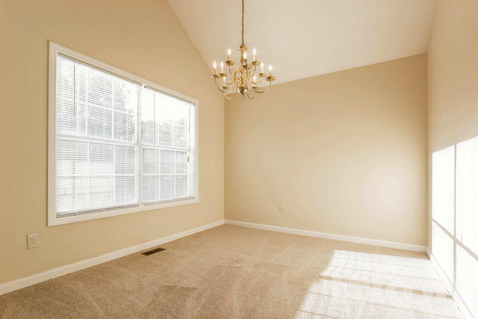 Building Photo - 5390 Springbrook Dr SW