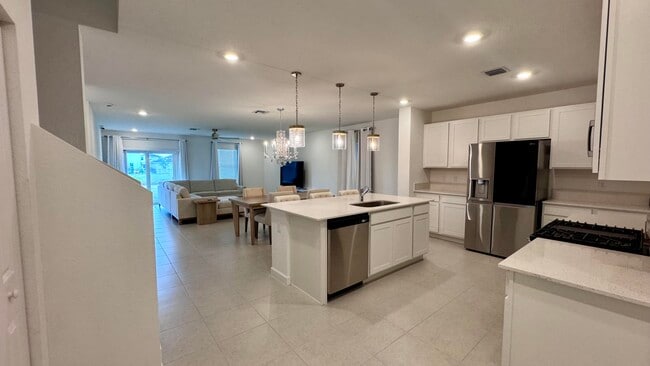 Building Photo - 6371 Windwood Wy