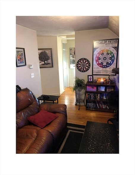 Building Photo - 263 Main St