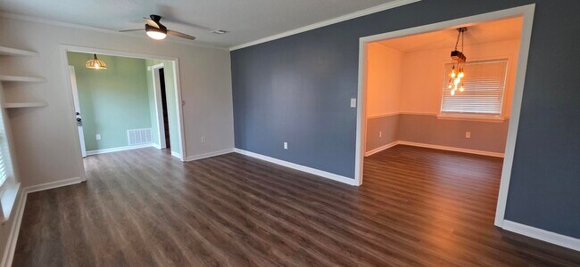 Building Photo - 4011 Pinnacle Way