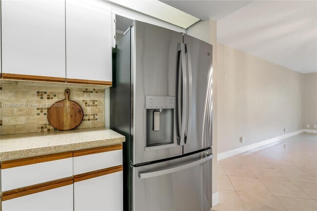 Building Photo - 900 SW 125th Way